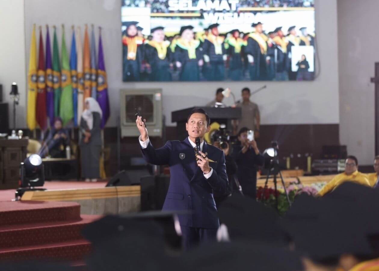 Beri Motivasi Wisudawan UNSRI, Menko AHY Ajak Bangun Bangsa dengan Optimisme Realistis