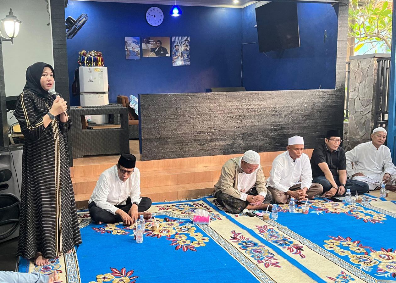 Ratusan Yatim Dan Dhuafa Hadiri Buka Bersama Dan Santunan Di Kediaman H. Romli Ketua DPC Partai Demokrat