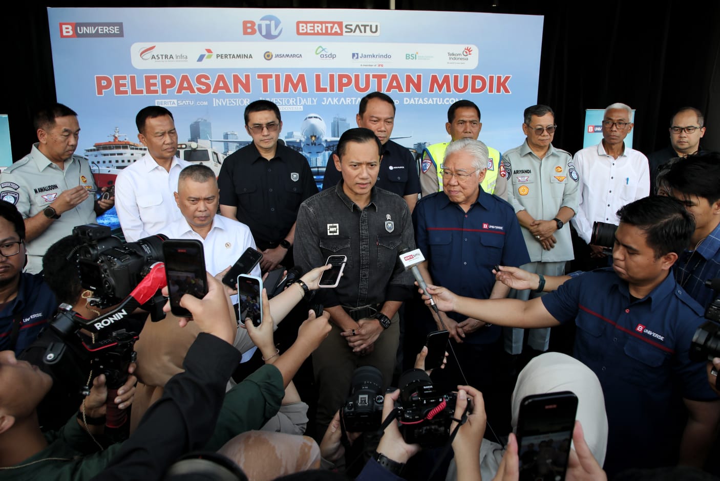 Apresiasi Tim Liputan B-Universe, Menko AHY Tekankan Kesiapan Infrastruktur untuk Para Pemudik