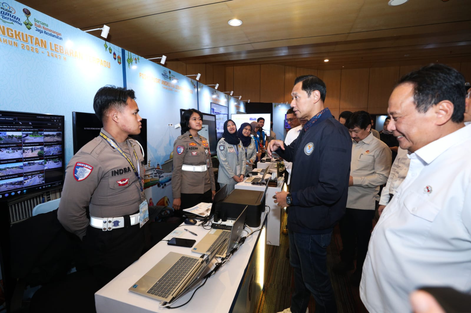 Pantau Kesiapan Transportasi Nasional, Menko AHY Pastikan Arus Perjalanan Mudik Tetap Aman dan Terkendali