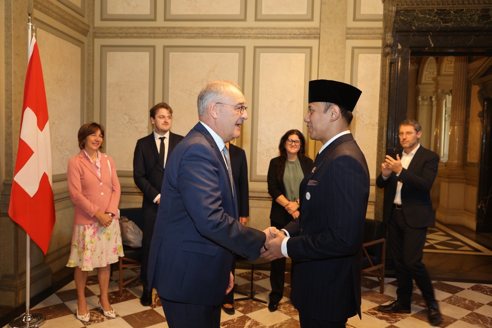 Temui Presiden Swiss, Menko AHY Dorong Investasi dan Transfer Teknologi Infrastruktur