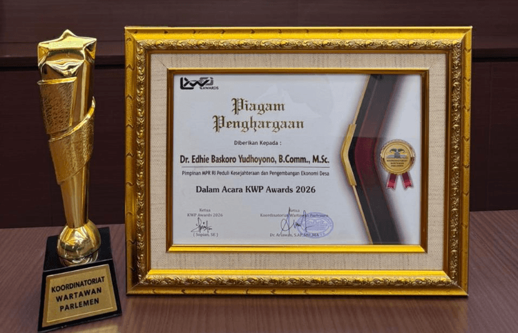 Ibas Terima KWP Awards 2026 atas Perhatian terhadap Ekonomi dan Kesejahteraan Desa