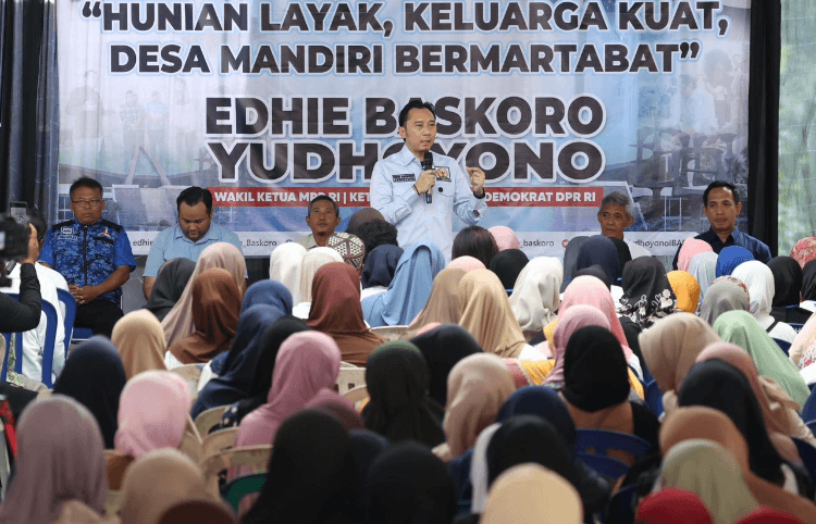 Ibas Tinjau Program BSPS dan Sosialisasi MBG di Pacitan