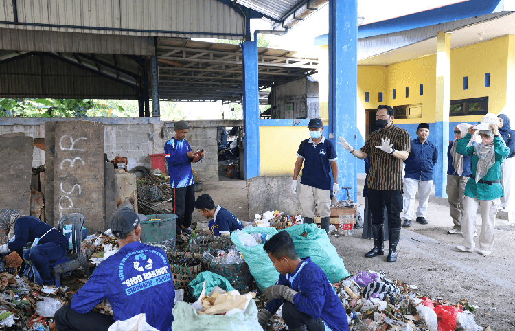Ibas Kunjungi TPS 3R Sidomakmur Pacitan, Dorong Pengelolaan Sampah Jadi Sumber Ekonomi